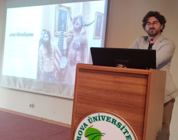 Fakültemizde “Siyasal İletişim Konferansları” Devam Ediyor: Konuğumuz Prof. Dr. Burak Özçetin
