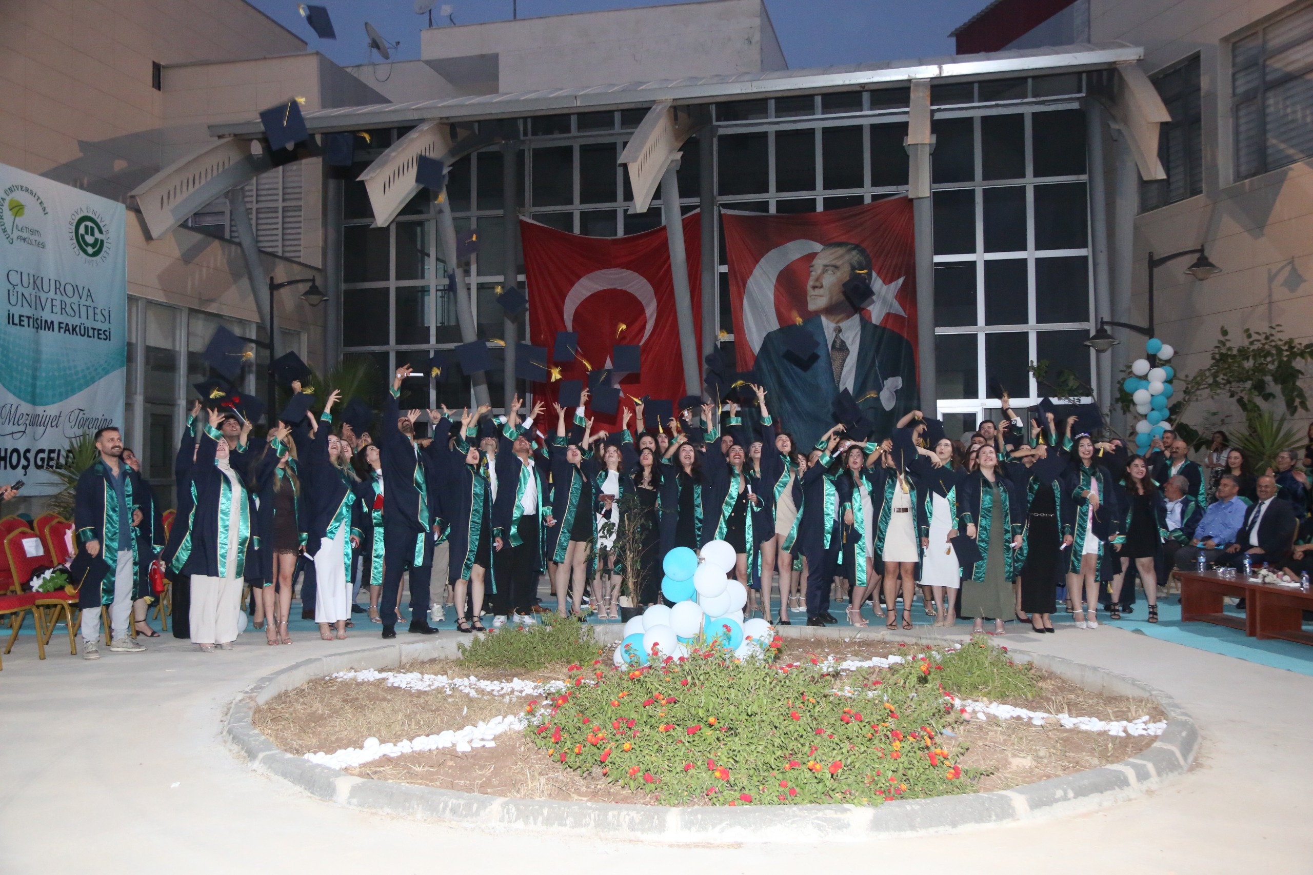 İletişim Fakültesi 2025–2026 Akademik Yılı Mezunlarını Coşkulu Bir Törenle Uğurladı