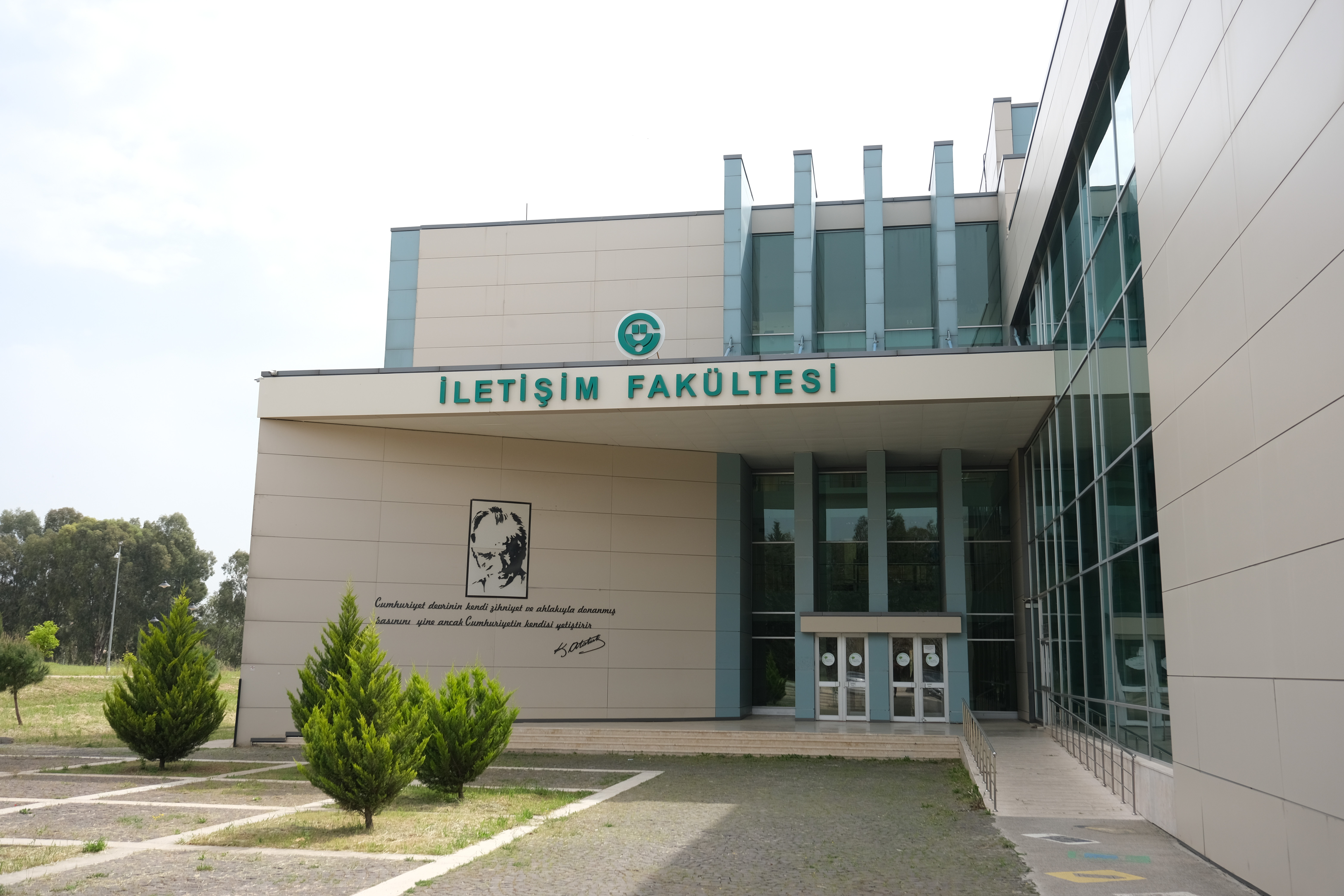 İletişim Fakültesi - Çukurova Üniversitesi İletişim Fakültesi