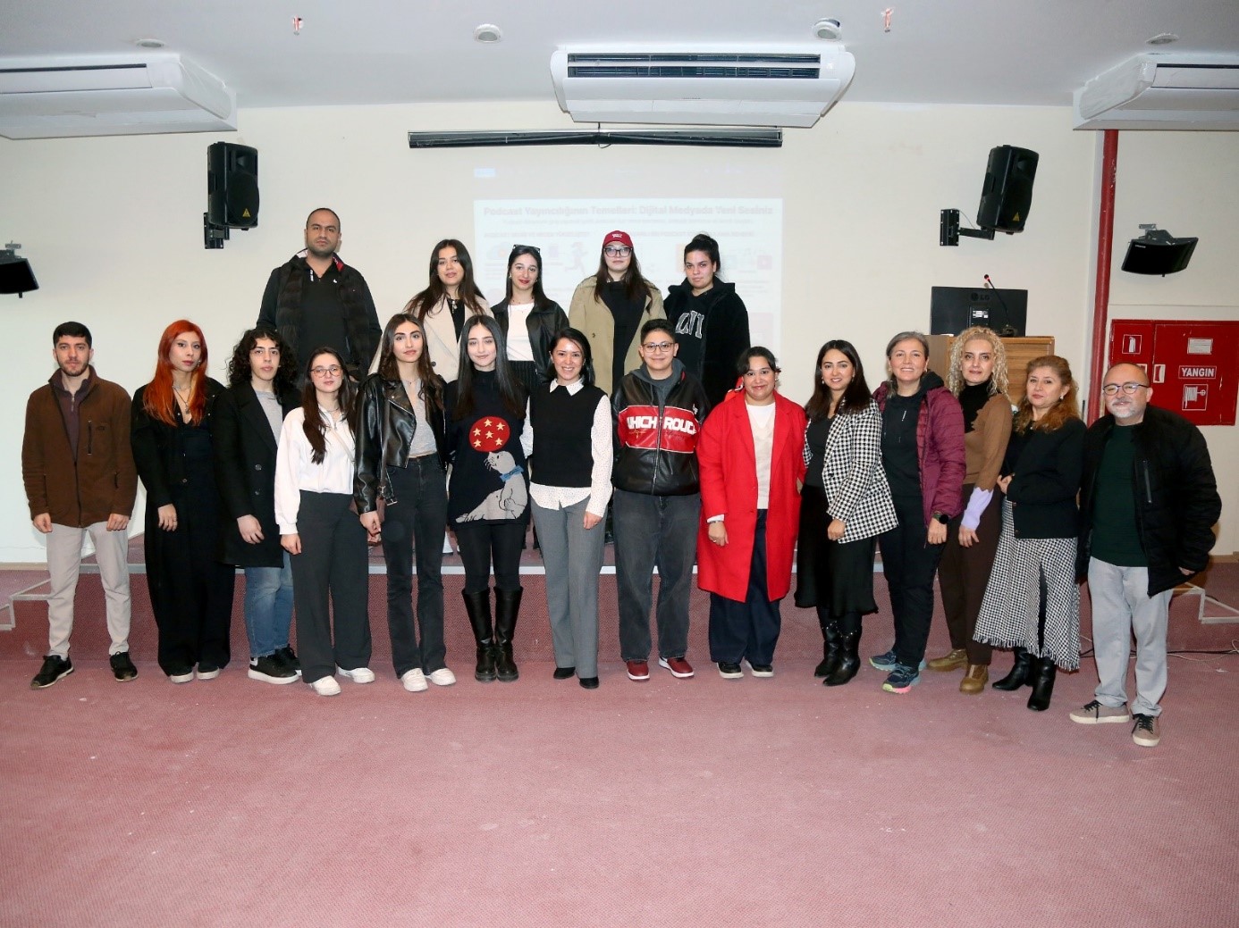 Podcast Yayıncılığı ve Podcast İçerik Hazırlama Atölyesi Başladı